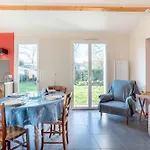 Дом отдыха Petite Maison A La Campagne Saint-Georges-de-Pointindoux