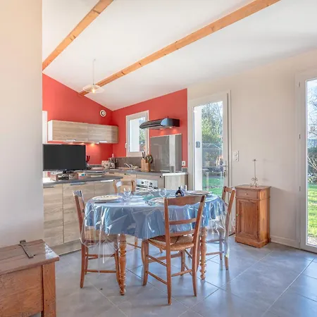 Petite Maison à La Campagne Hébergement de vacances *