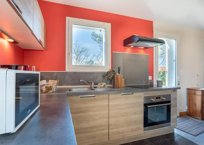 Petite Maison A La Campagne * Saint-Georges-de-Pointindoux